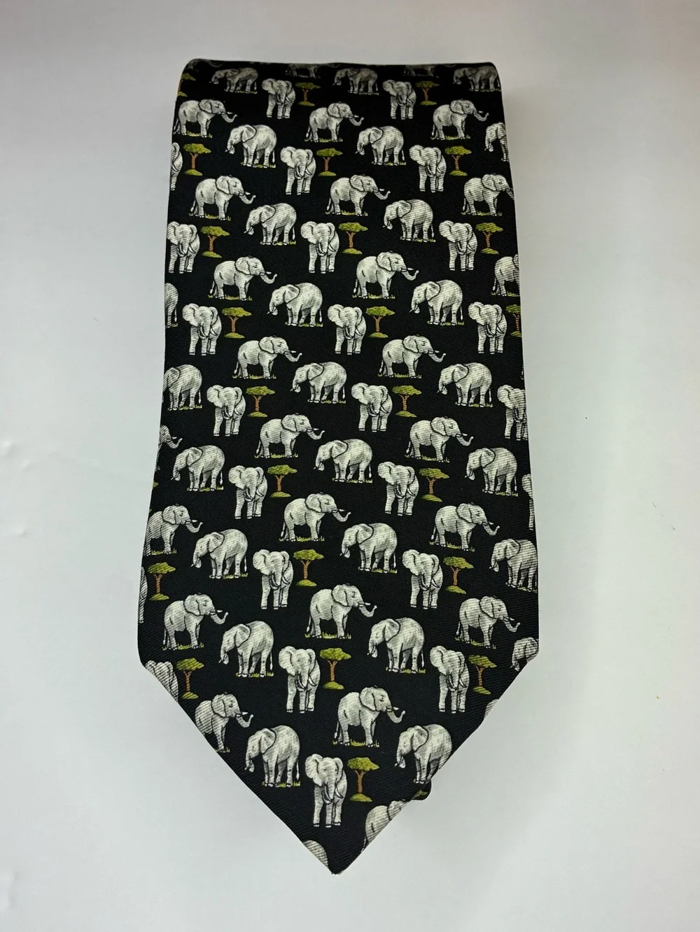 Brooks Basics 100% Silk Tie Elephant Animal Novelty Print Black Nice condition.